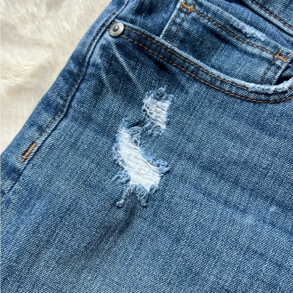 LOFT cutoff distressed